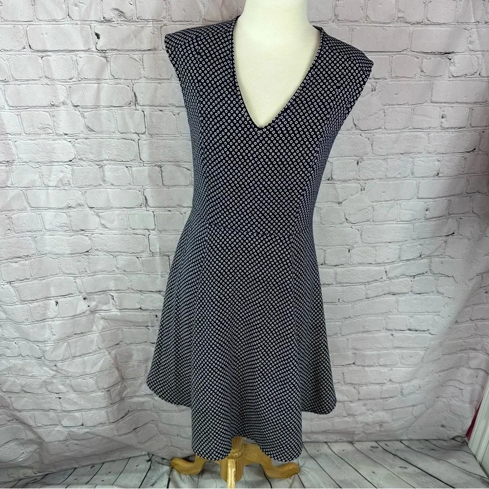 Ann taylor navy white circle print dress size 4 fit flair a-line